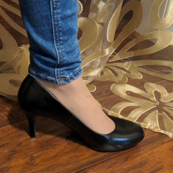 Comfort Plus by Predictions "Karmen" Pump SZ8